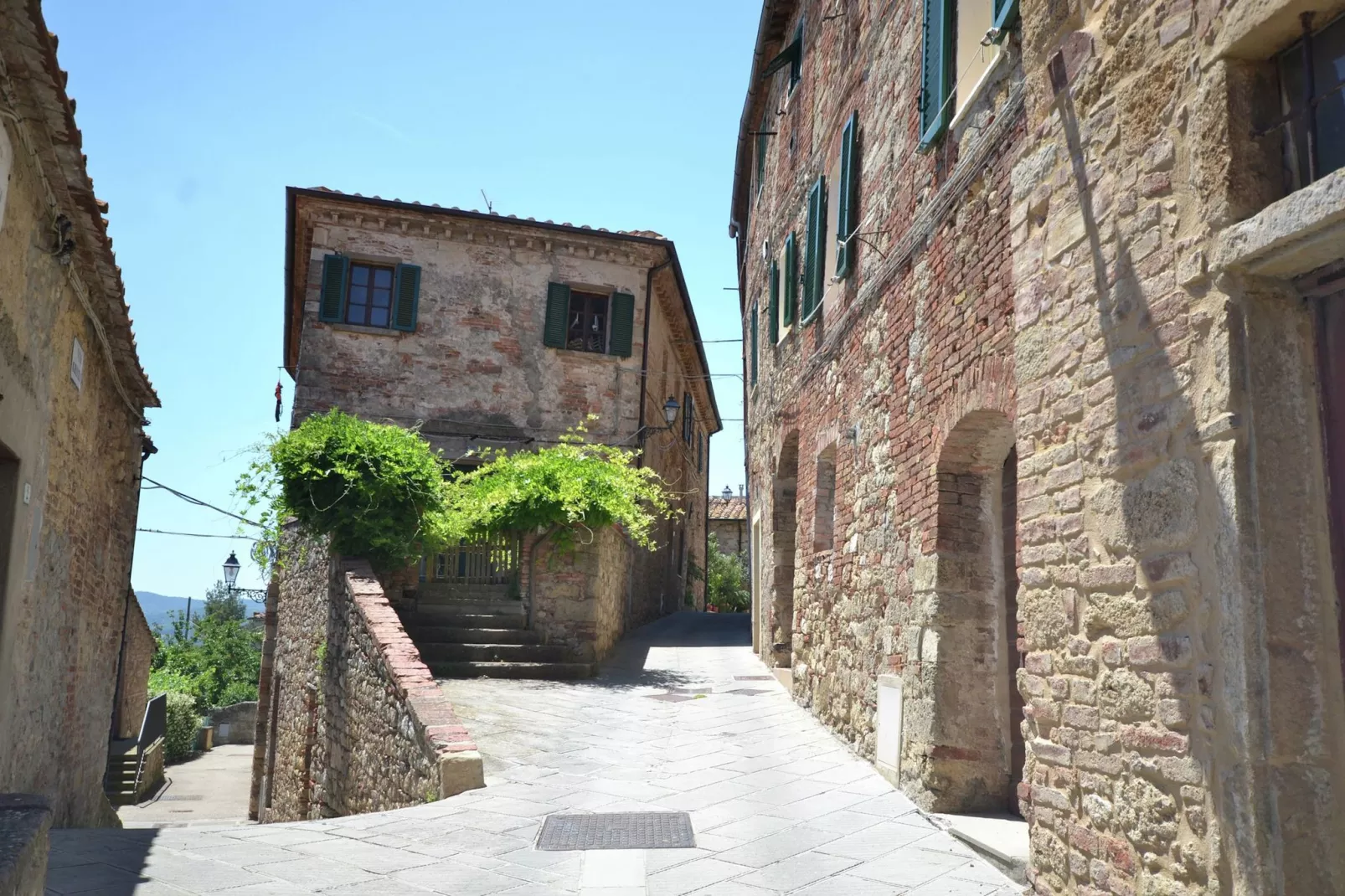 Bellavista-Exterior in summer
