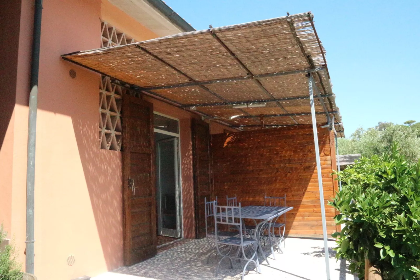 Mario-Terrace balcony