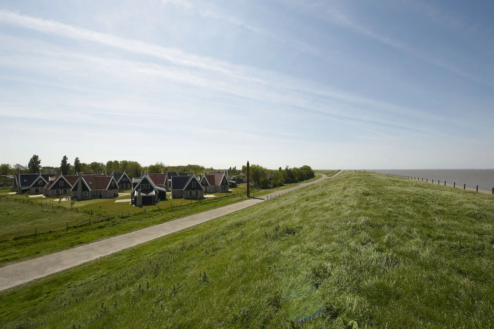 Recreatiepark Wiringherlant - Villa 5-Exterior summer