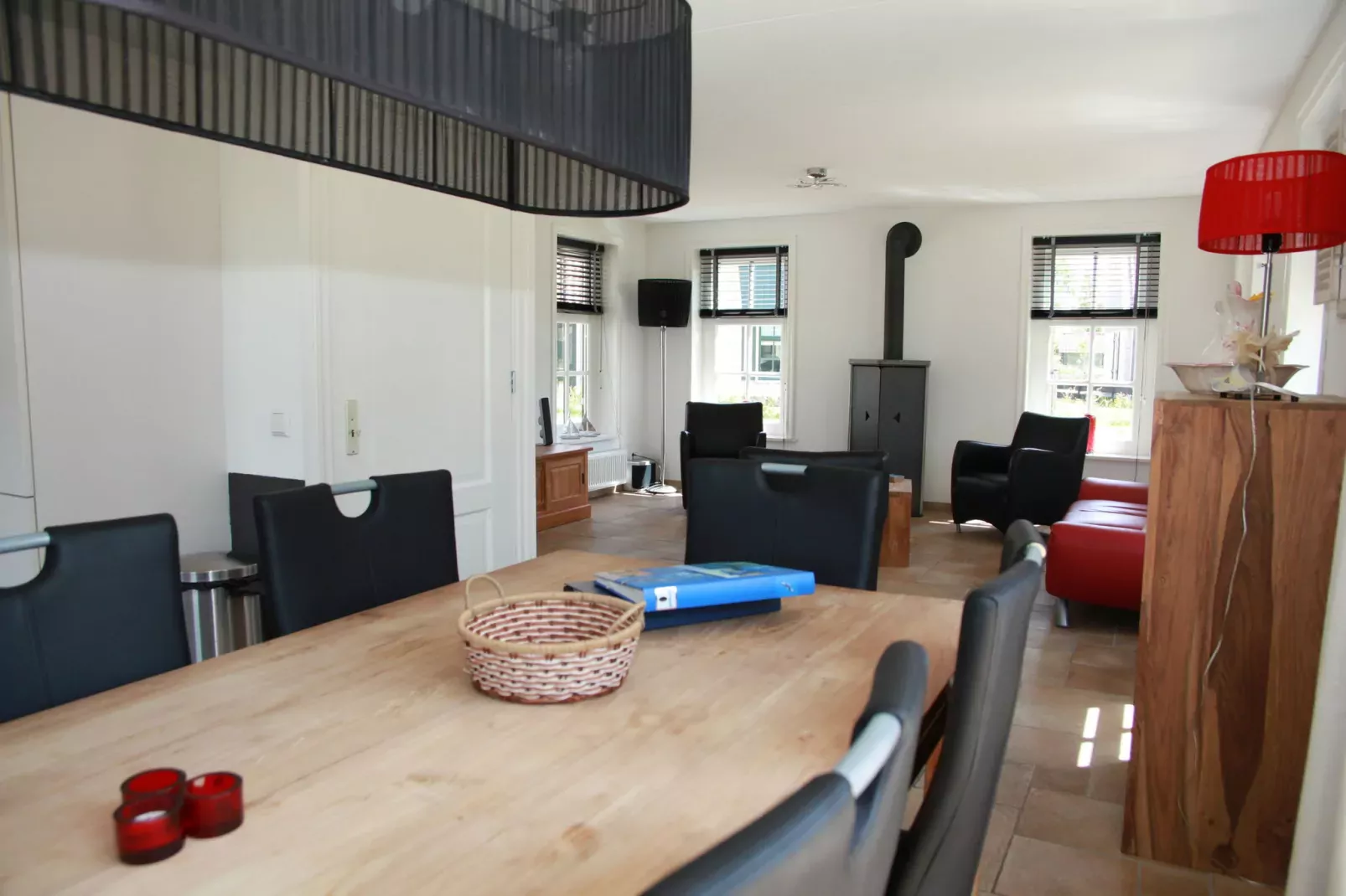 Recreatiepark Wiringherlant - Villa 5-Dining room
