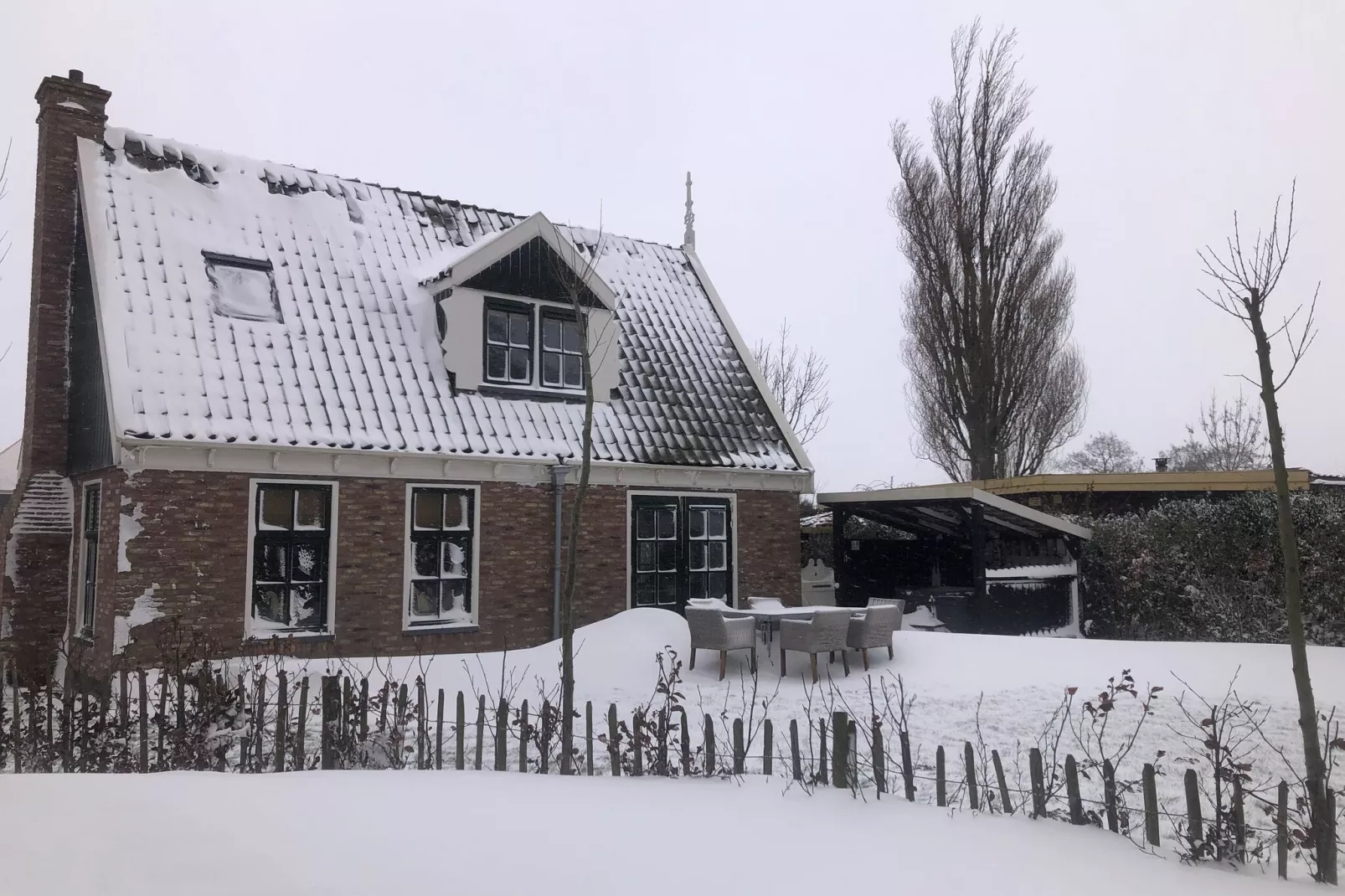 Recreatiepark Wiringherlant - Villa 18-Exterior winter
