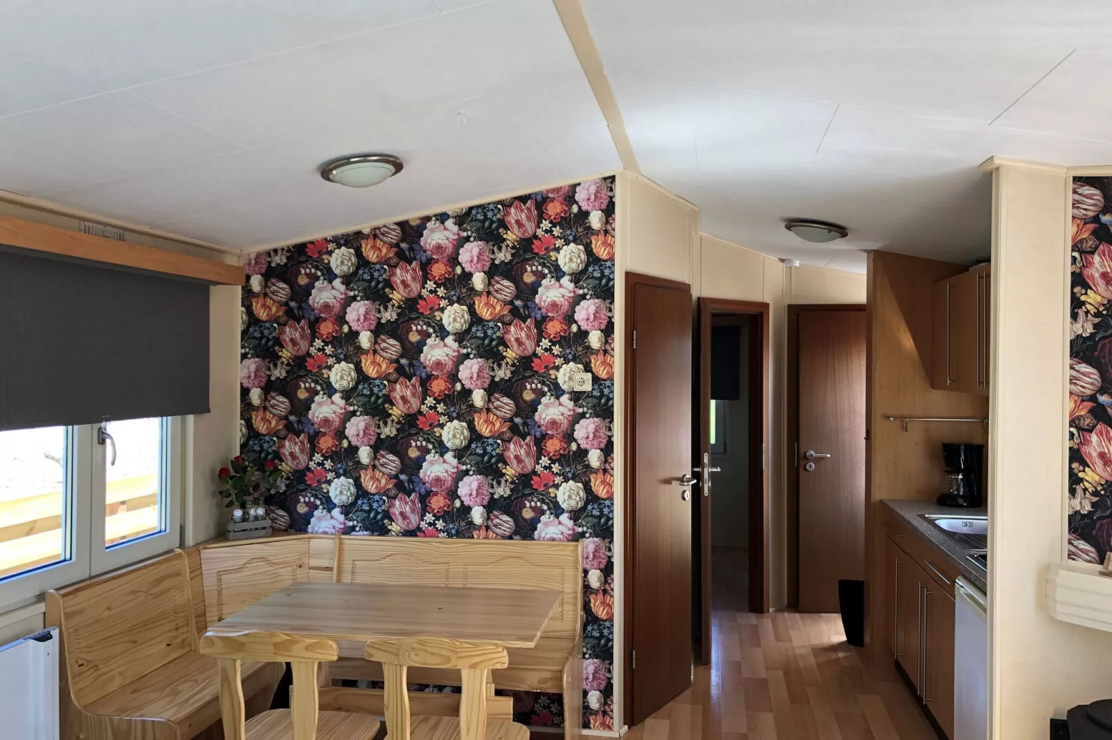 Recreatiepark Wiringherlant - Wiringher Chalet 1-Living room