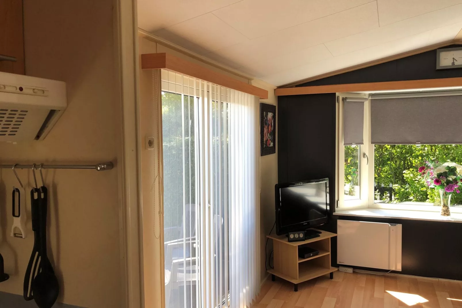 Recreatiepark Wiringherlant - Wiringher Chalet 1-Living room