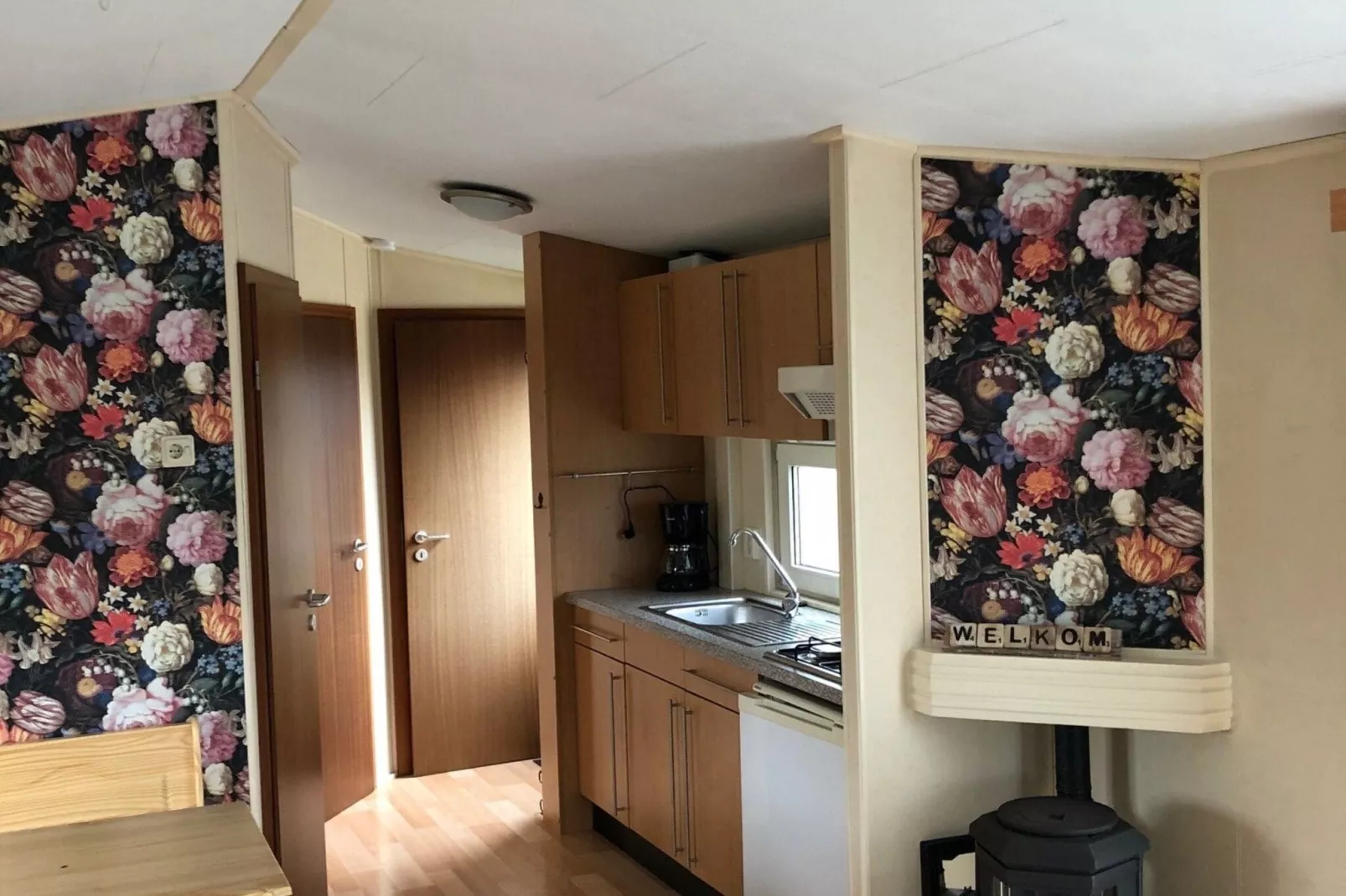 Recreatiepark Wiringherlant - Wiringher Chalet 1-Living room