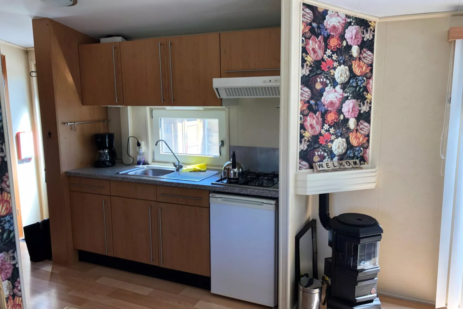 Recreatiepark Wiringherlant - Wiringher Chalet 1-Kitchen