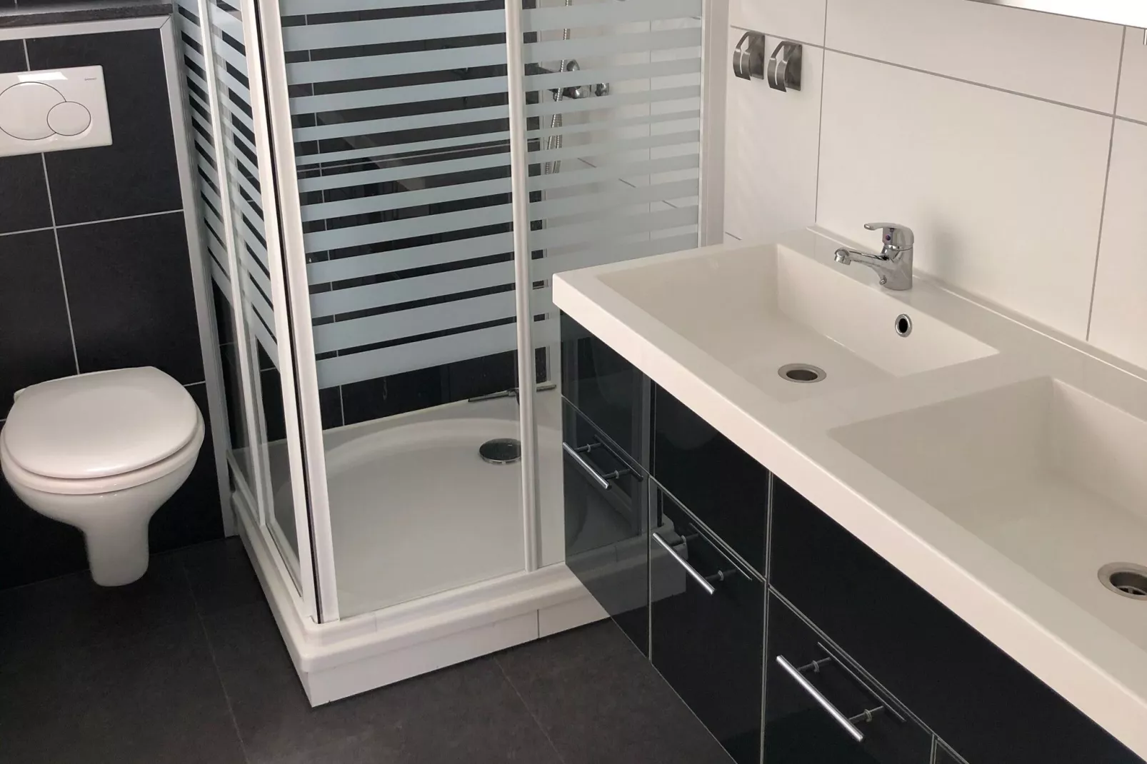 Recreatiepark Wiringherlant - Wiringher Chalet 94-Bathroom