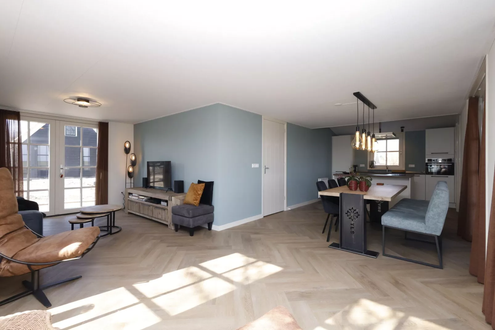 Recreatiepark Wiringherlant - Wiringher Villa 23-Wohnzimmer