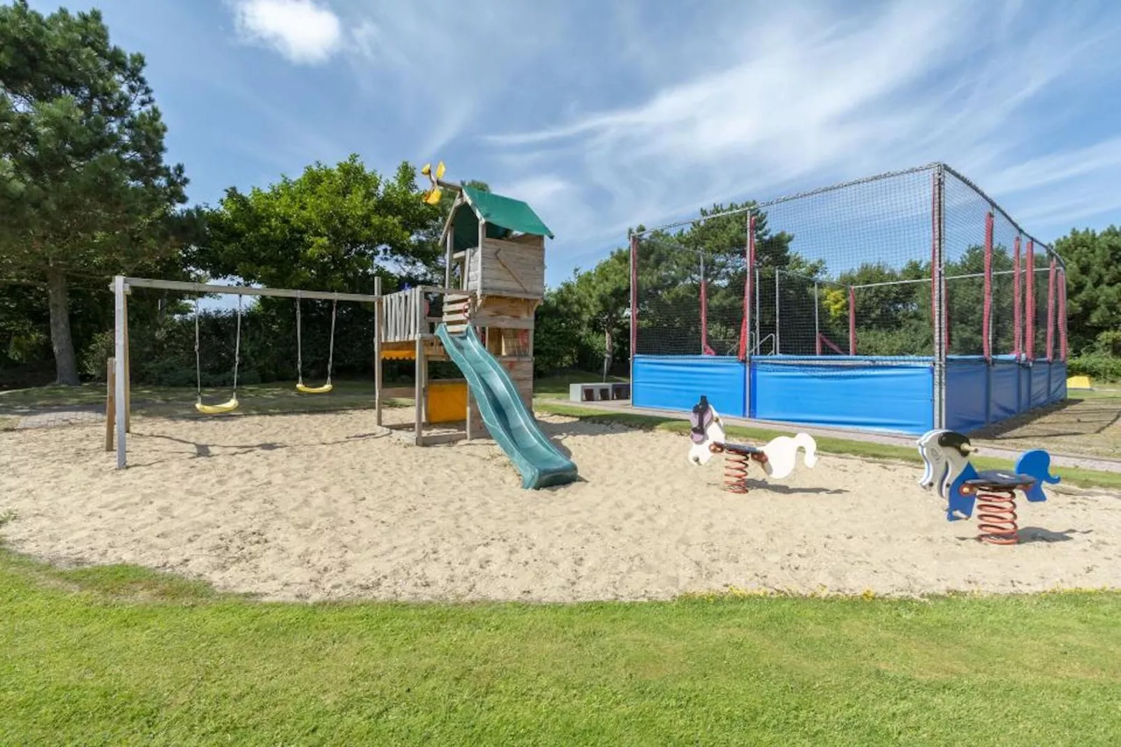 Strandslag 115-Park facilities