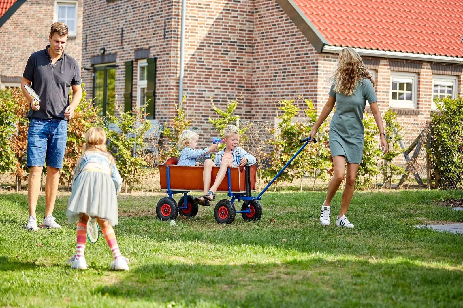 Buitenhof De Leistert 8-Gardens summer