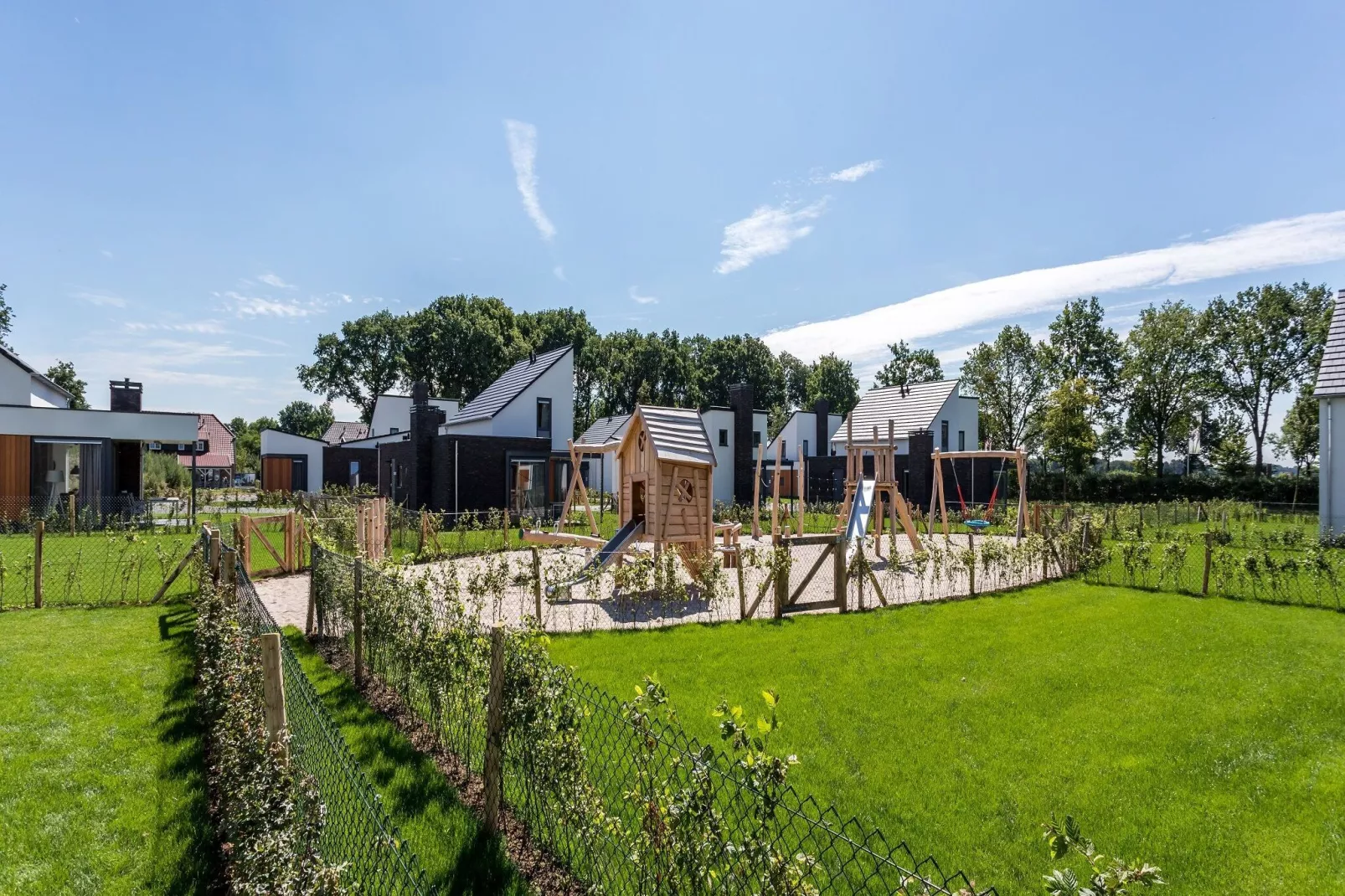 Buitenhof De Leistert 20-Park facilities