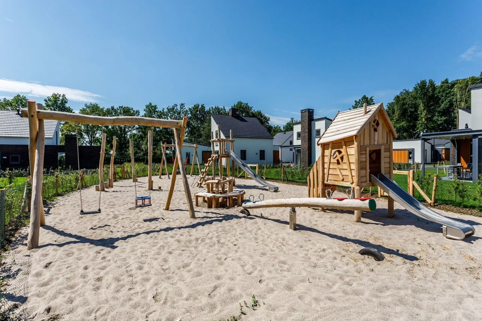 Buitenhof De Leistert 27-Park facilities