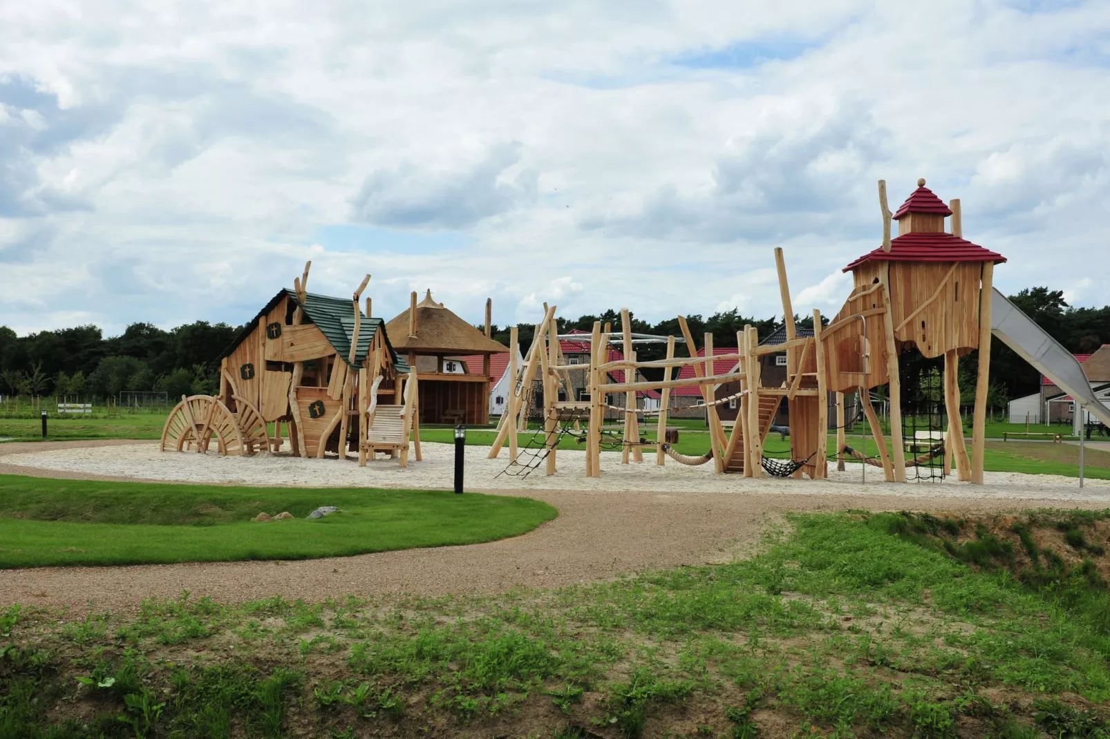 Buitenhof De Leistert 29-Park facilities