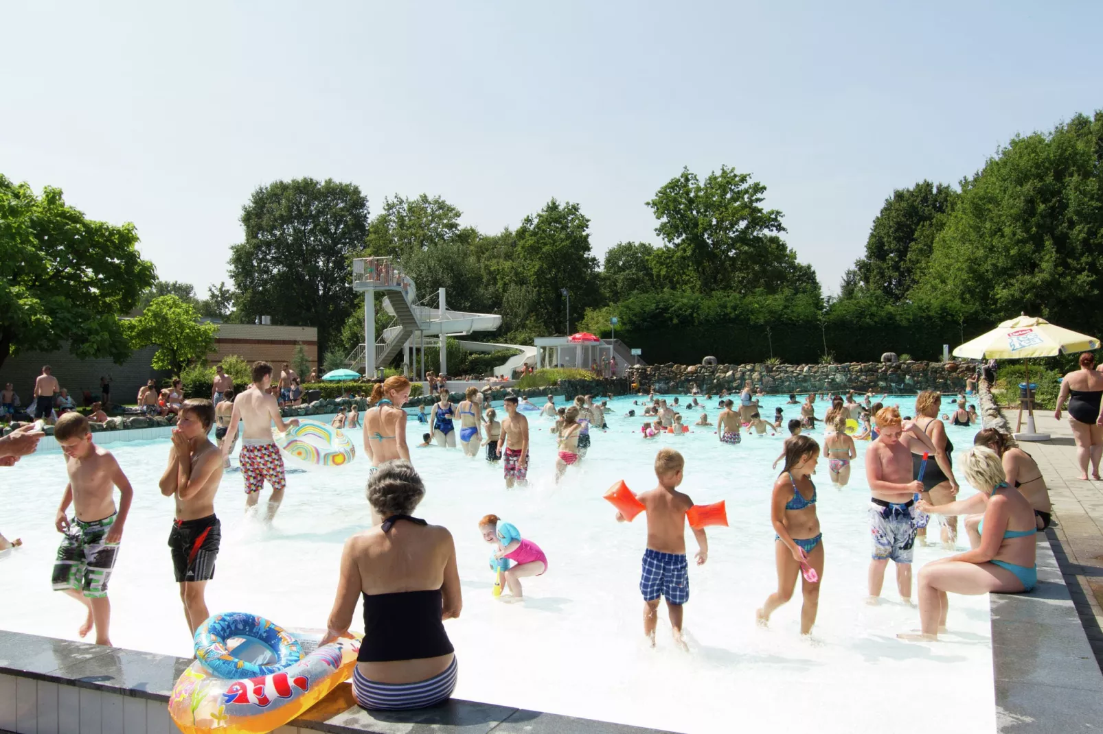 Buitenhof De Leistert 30-Park facilities