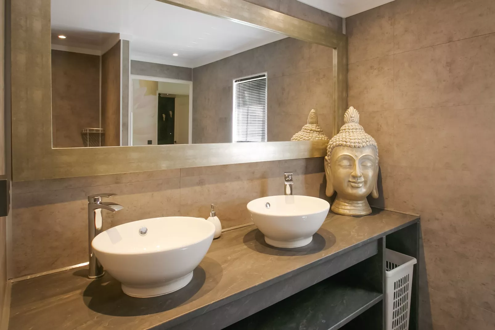 Botterlodge-Bathroom