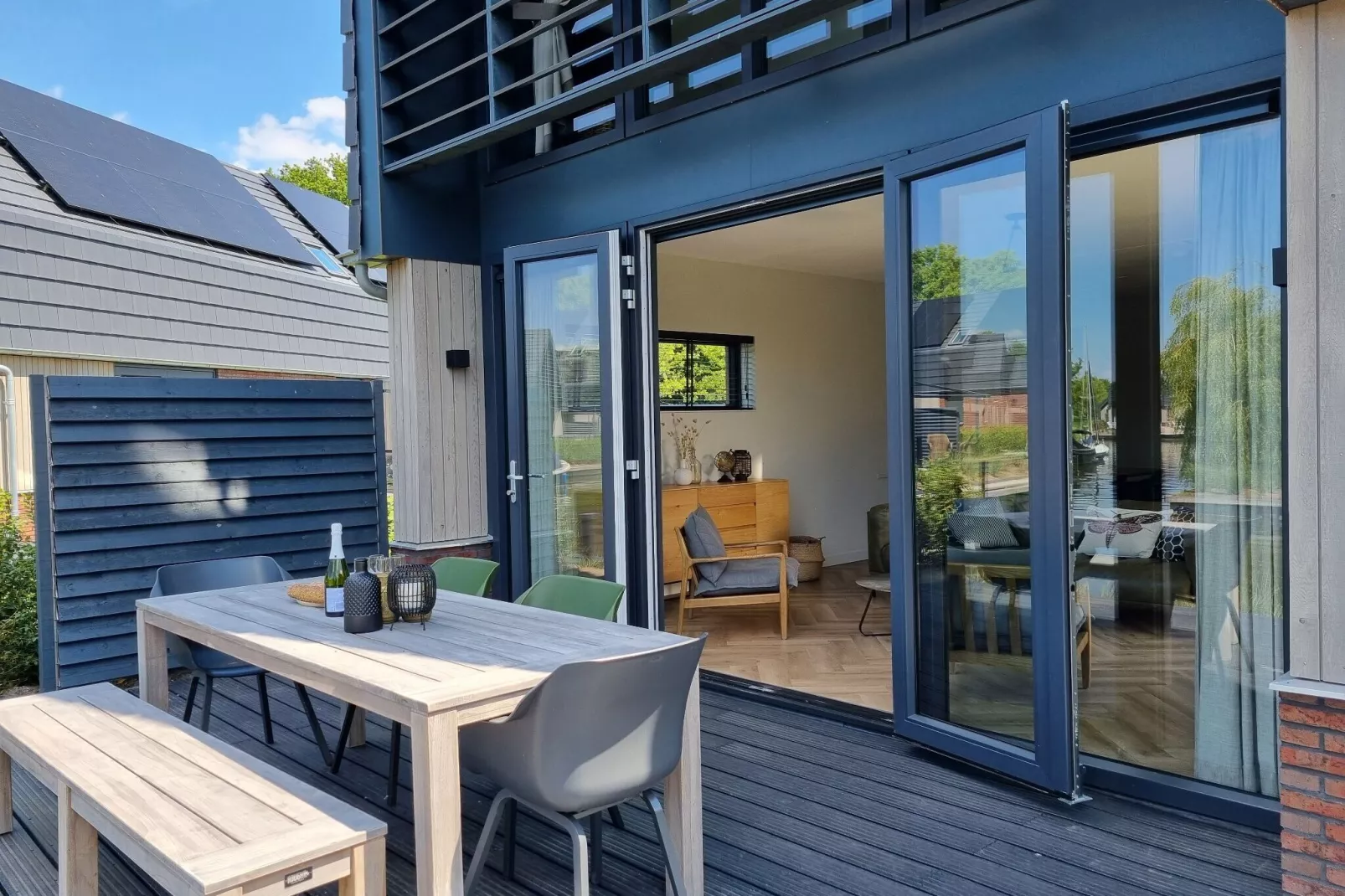 Watervilla Acht-Terrassenbalkon