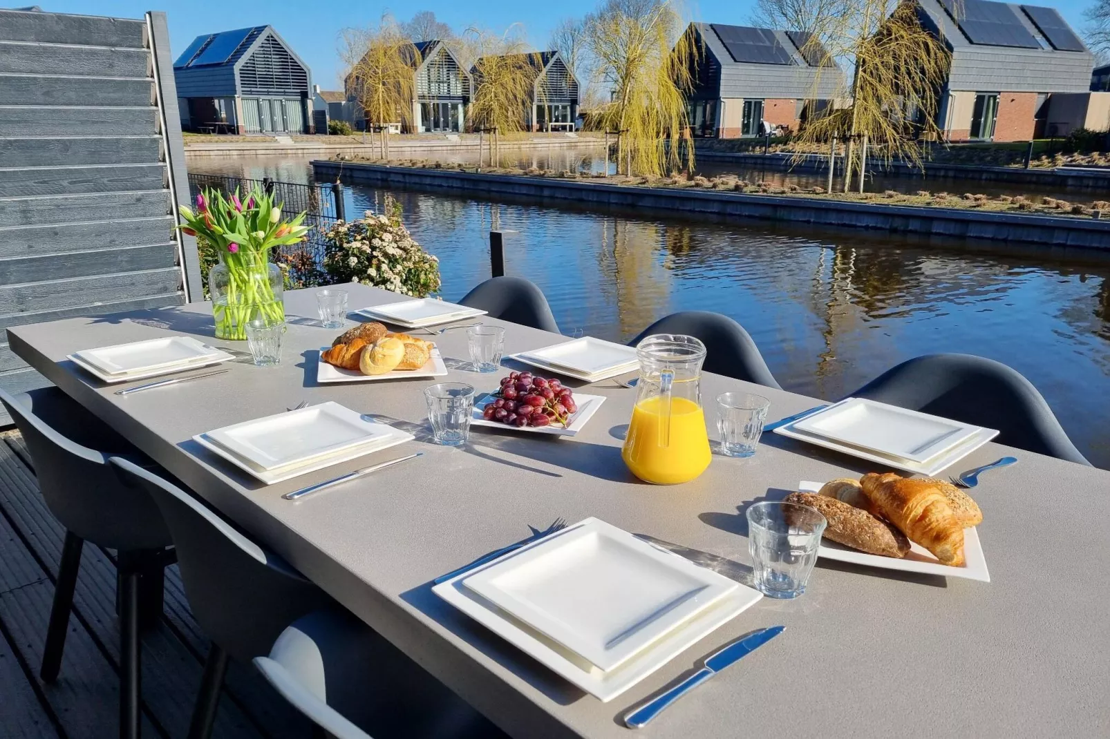 Watervilla Tolve-Terrace balcony