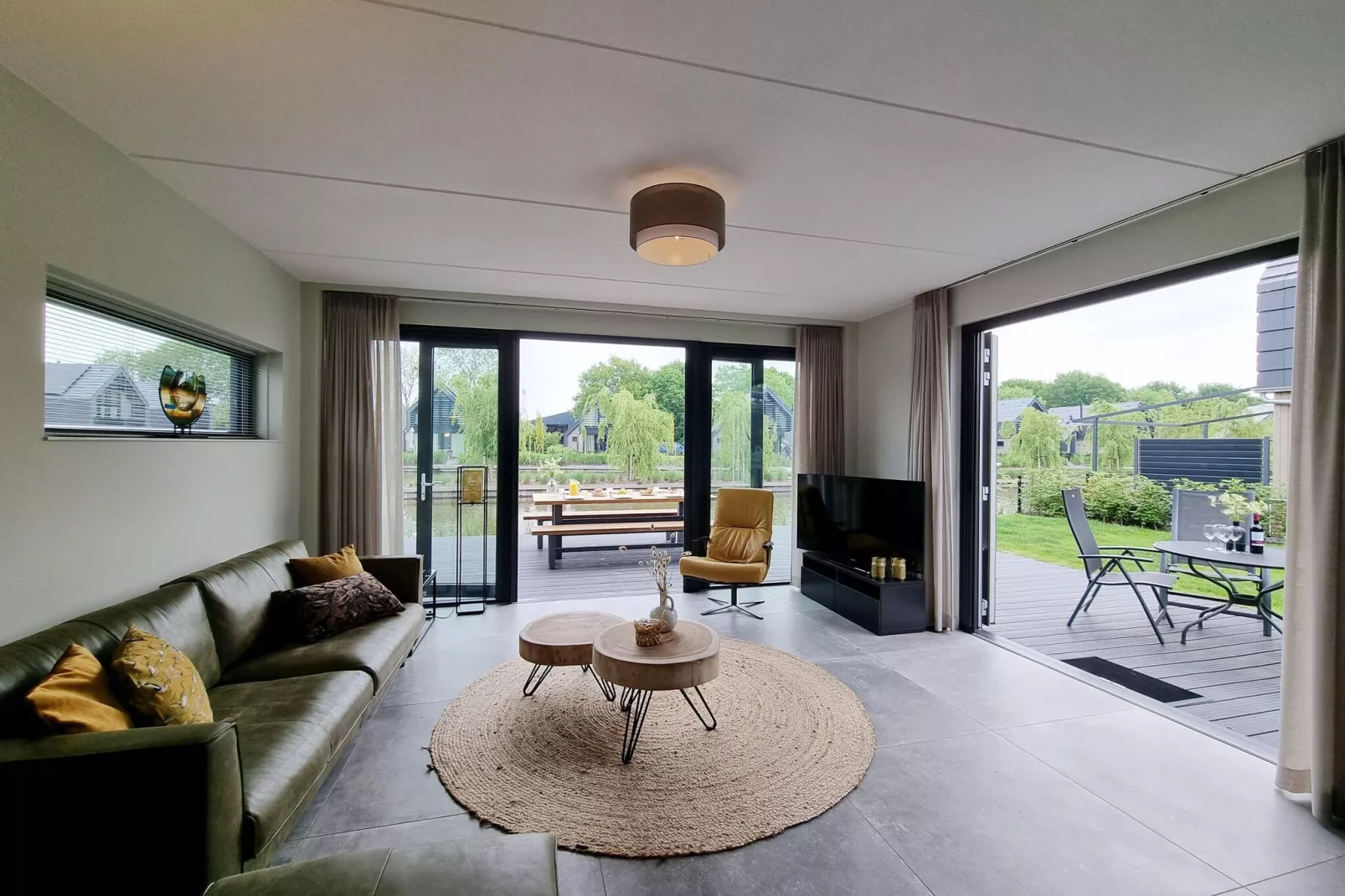 Watervilla Fjirtjin-Wohnzimmer