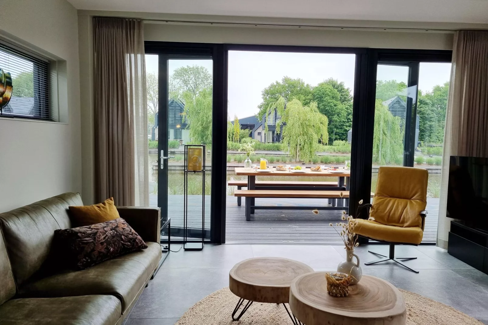 Watervilla Fjirtjin-Wohnzimmer