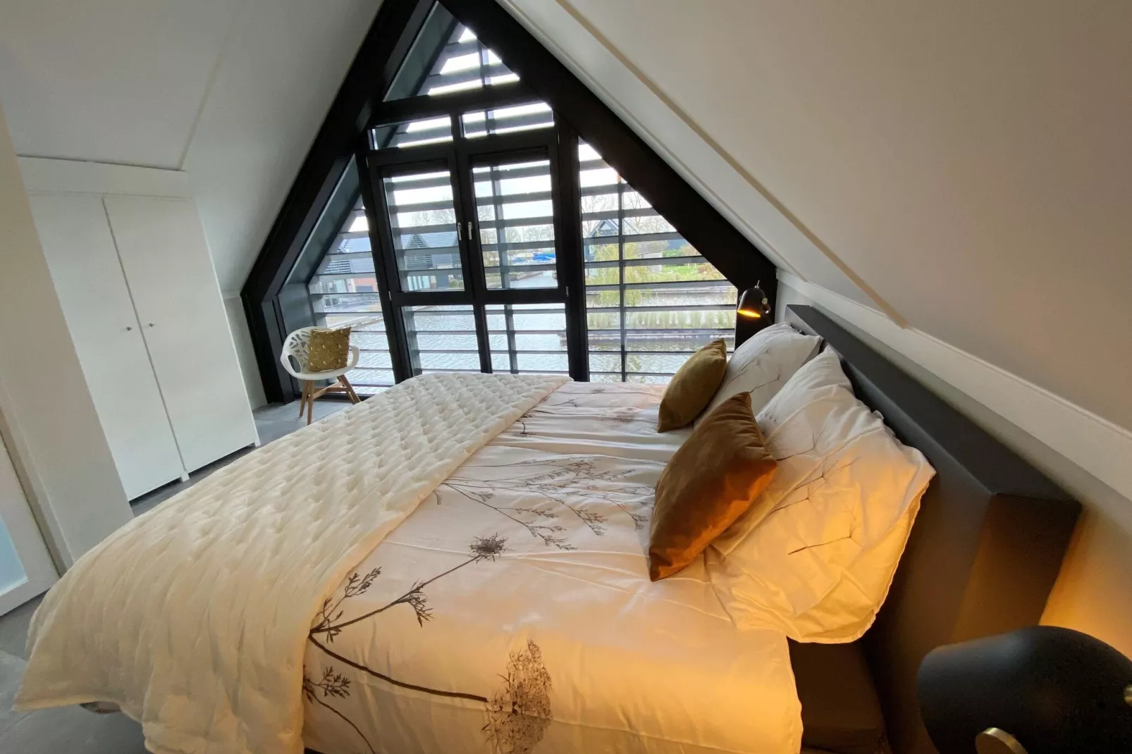 Watervilla Fjirtjin-Schlafzimmer