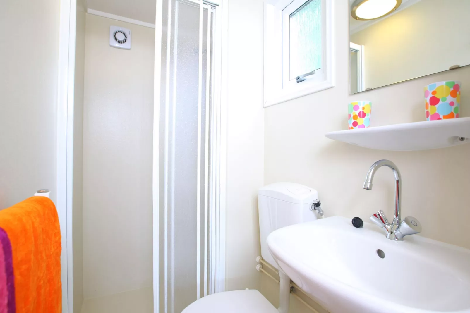 Vakantiepark Hunzedal 13-Badezimmer