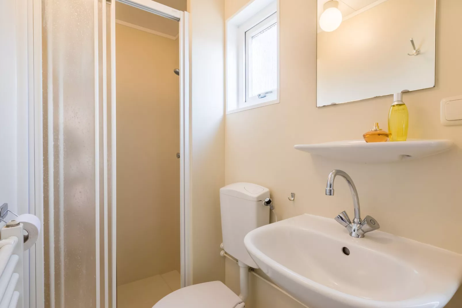 Vakantiepark Hunzedal 14-Badezimmer