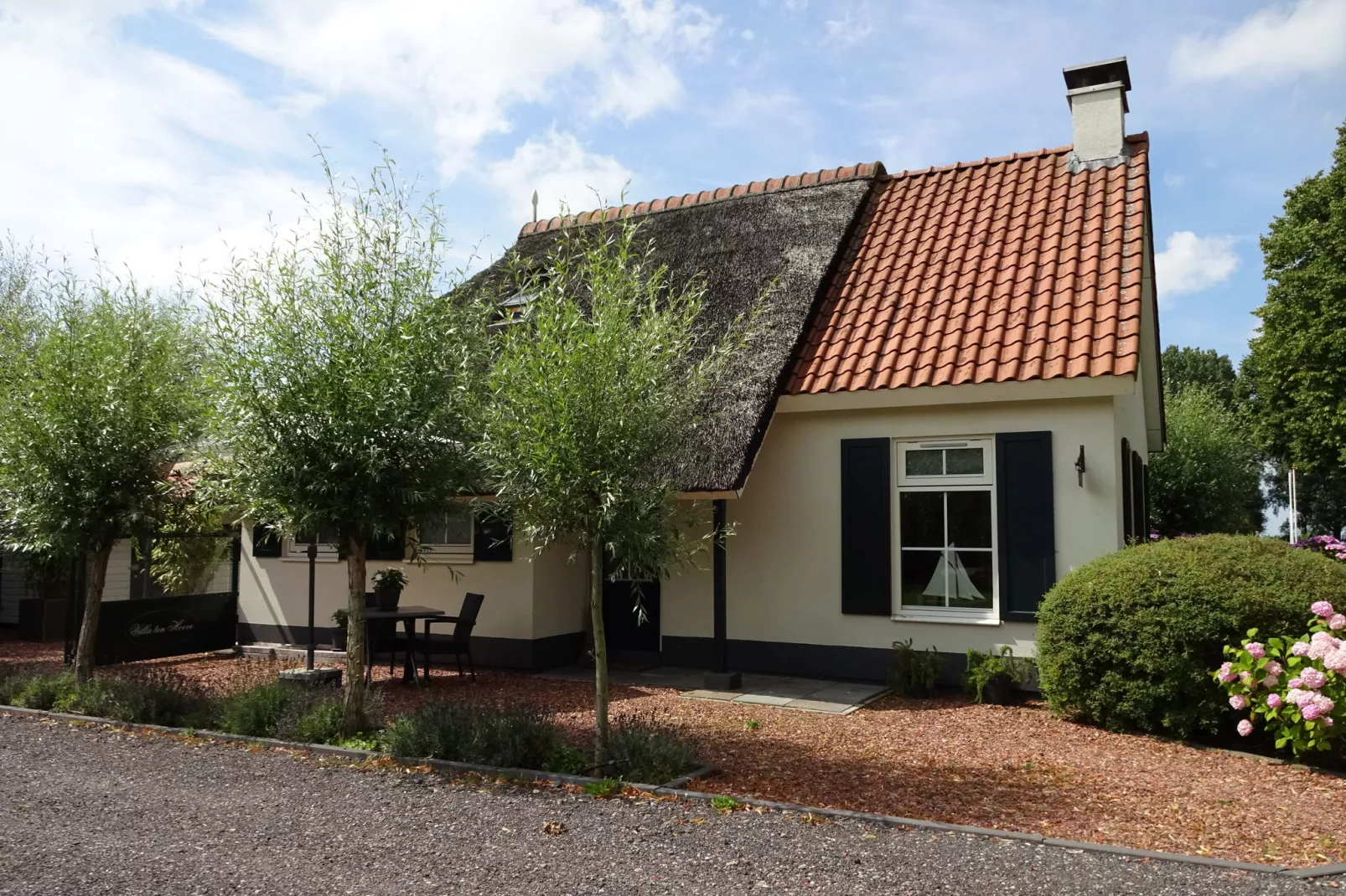 Villa ten Hoeve-Exterior summer