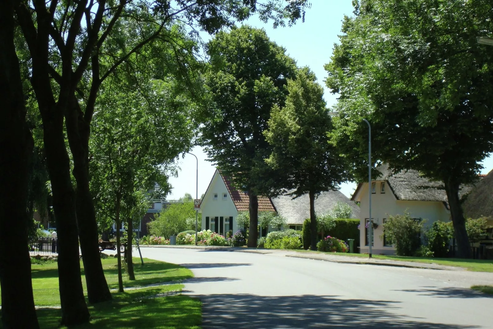 Villa ten Hoeve-Areas summer 1km
