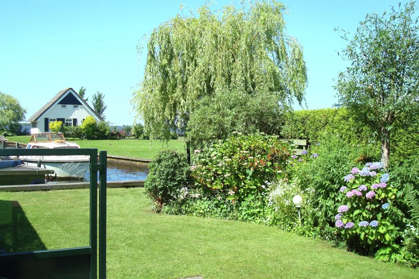 Villa ten Hoeve-Gardens summer