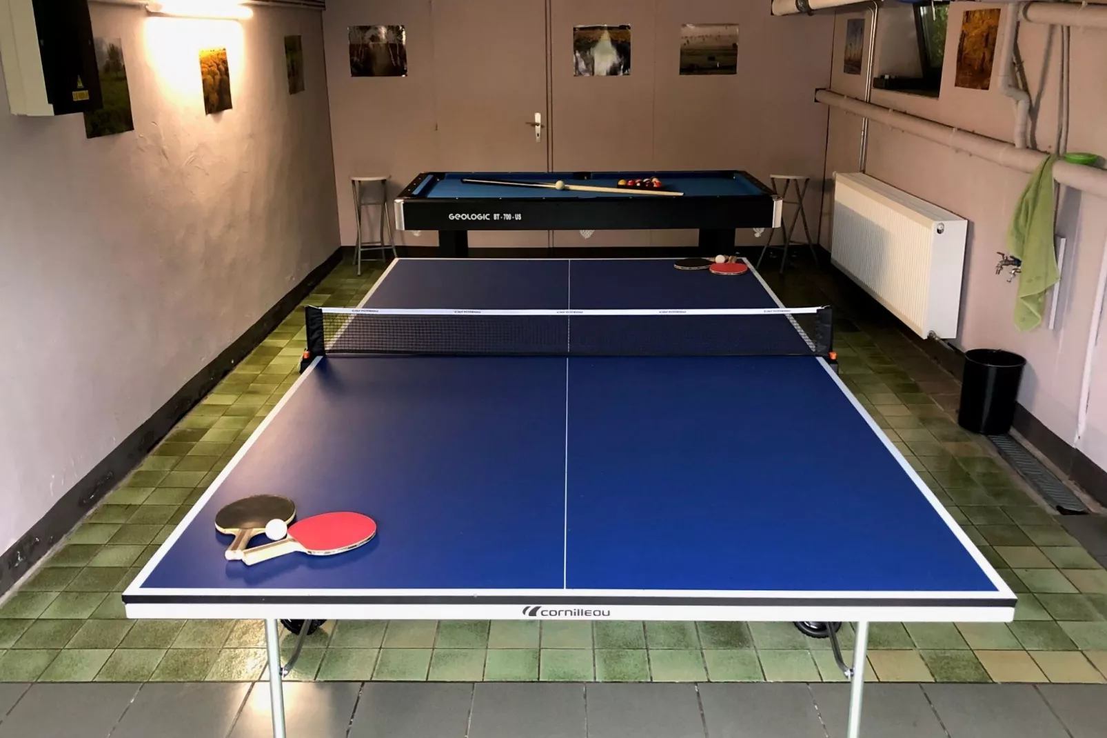 Adré l'Charles-Recreation room