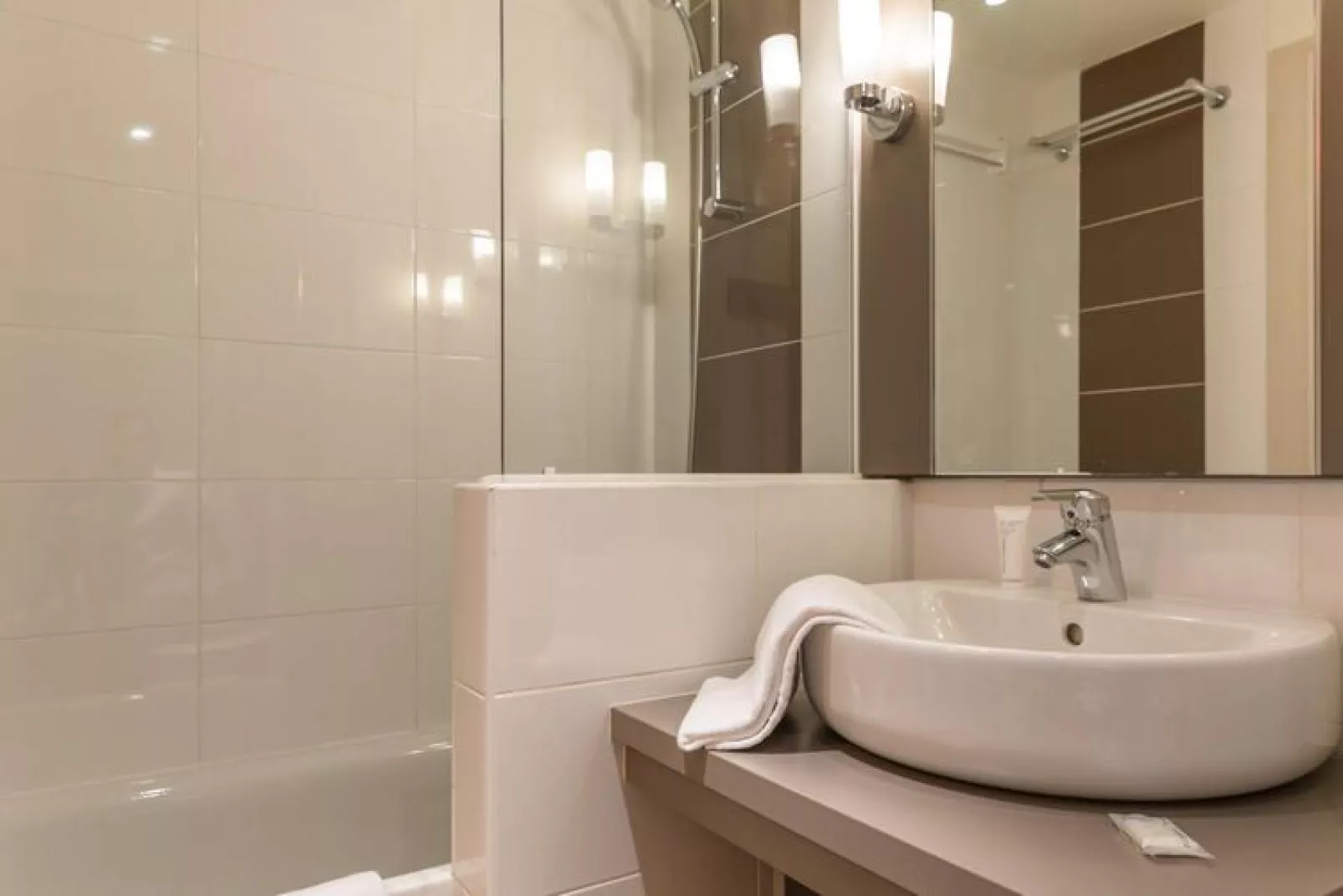 Residence Le Chant des Oiseaux Courseulles-sur-Mer - 24 Standard Apt 4 p - 1 bedroom-Bathroom