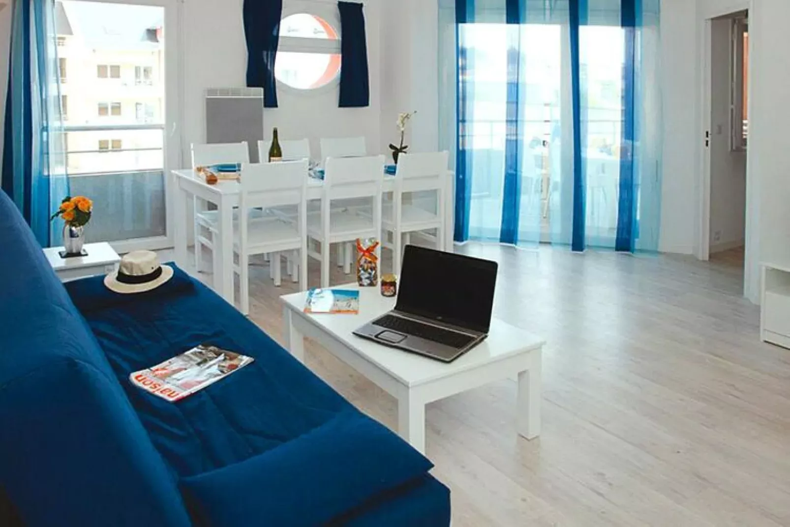 Residence Les Isles de Sola Grandcamp // T3 BALCON / 3 pcs 50 à 60 m2 T3 AVEC balcon ou terrasse-Living room