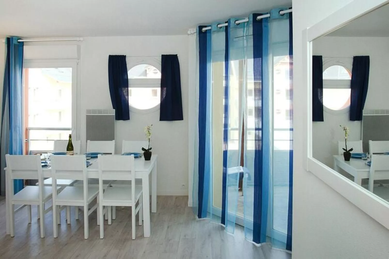 Residence Les Isles de Sola Grandcamp // T3 BALCON / 3 pcs 50 à 60 m2 T3 AVEC balcon ou terrasse-Living room