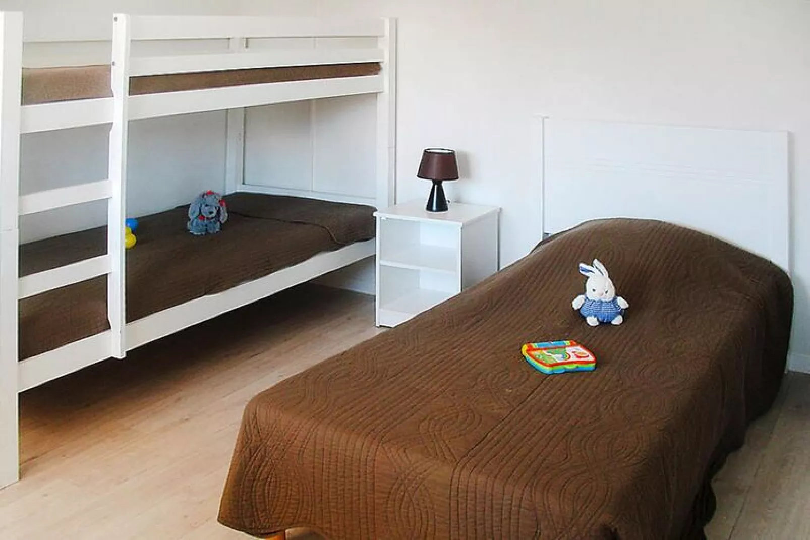 Residence Les Isles de Sola Grandcamp // T3 BALCON / 3 pcs 50 à 60 m2 T3 AVEC balcon ou terrasse-Bedroom