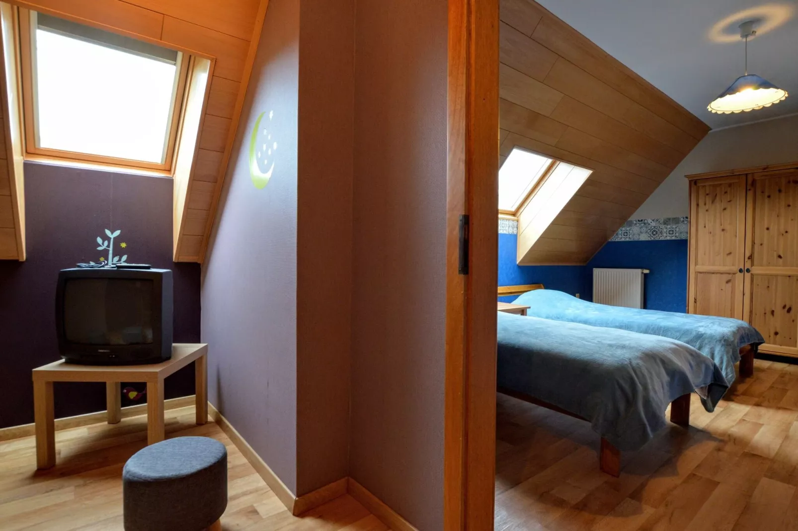 Adré l'Charles-Bedroom
