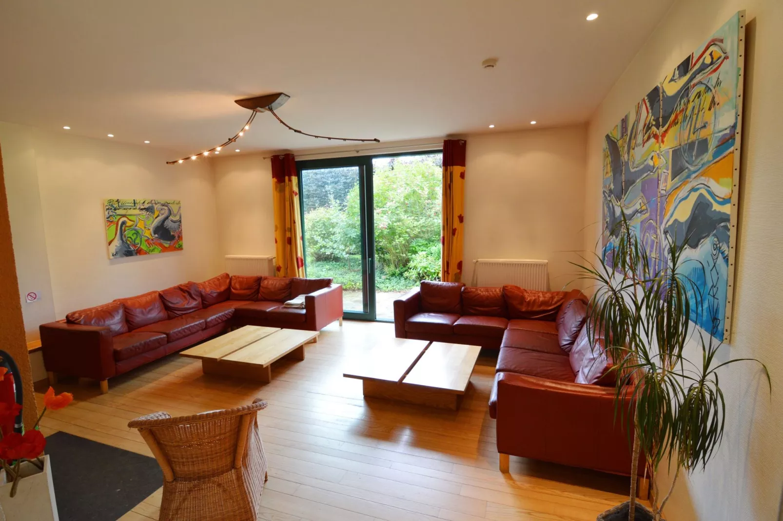 Le Jeu de L'Oie-Living room
