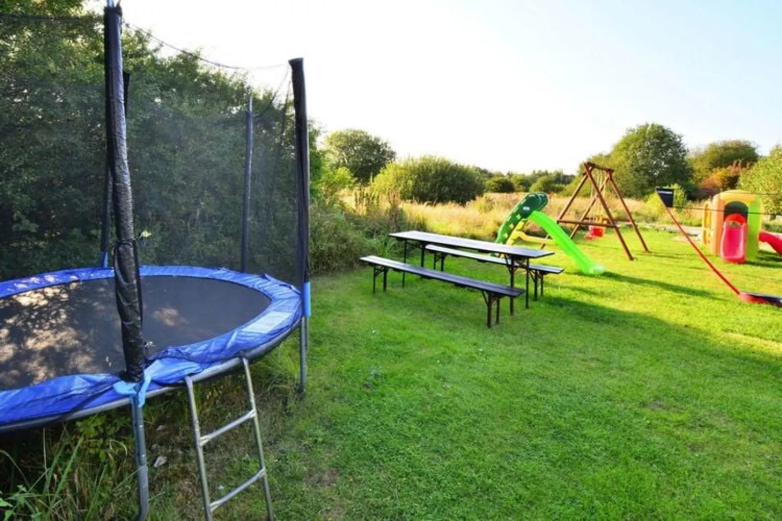 Apartmenty wakacyjne Sianożęty-Gardens summer