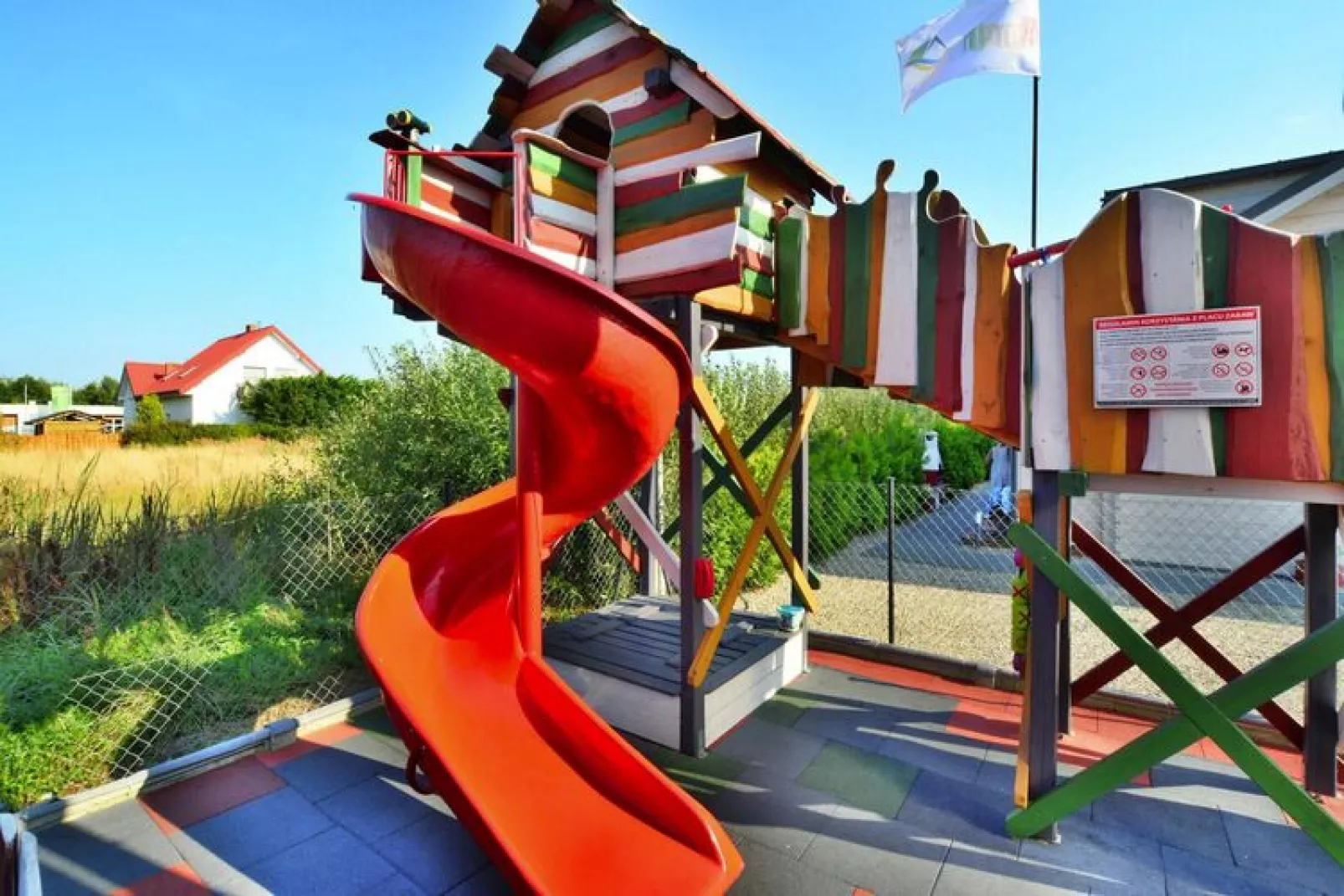 Domki LUX dla 6 osób Sianożęty-Installations du parc