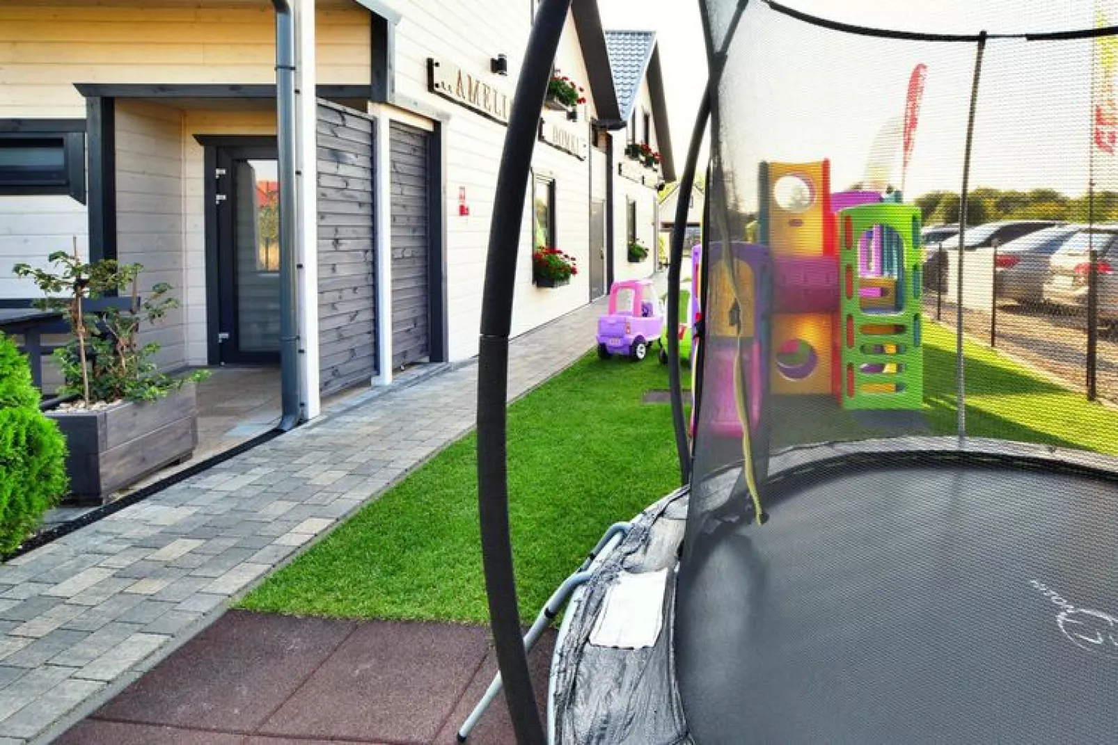 Domki LUX dla 6 osób Sianożęty-Jardin d'été