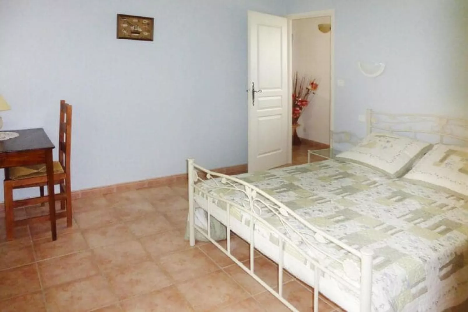 Doppelhaushälfte in Beaucaire-Bedroom