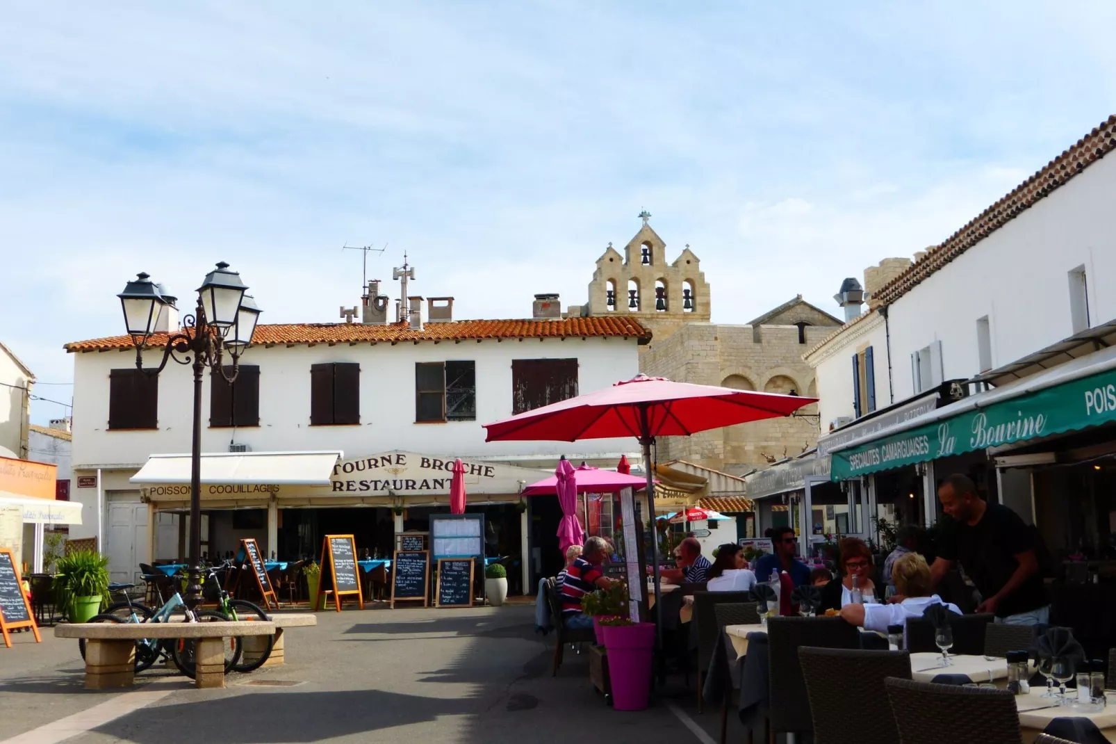 Doppelhaushälfte in Beaucaire-Areas summer 20km