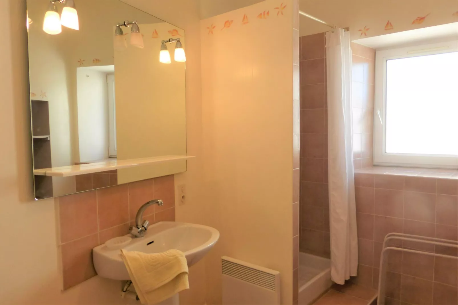 Doppelhaushälfte in Lussan / Le Lilas-Badezimmer