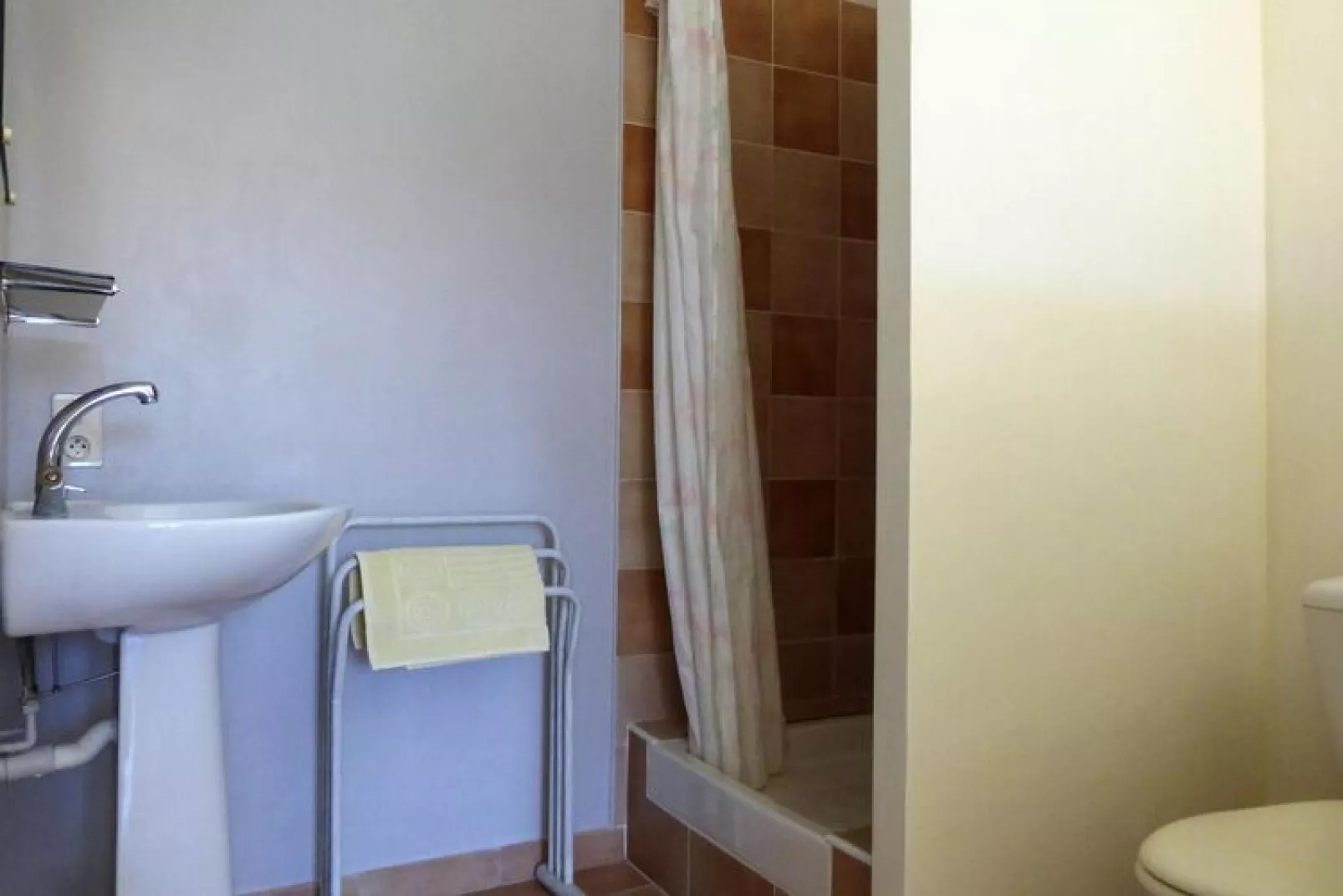 Doppelhaushälfte in Lussan / Le Lilas-Badezimmer