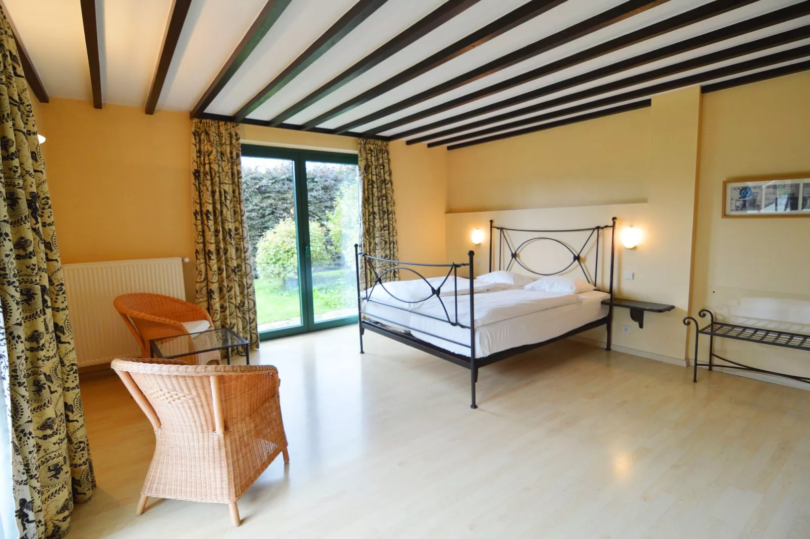 Le Jeu de L'Oie-Bedroom