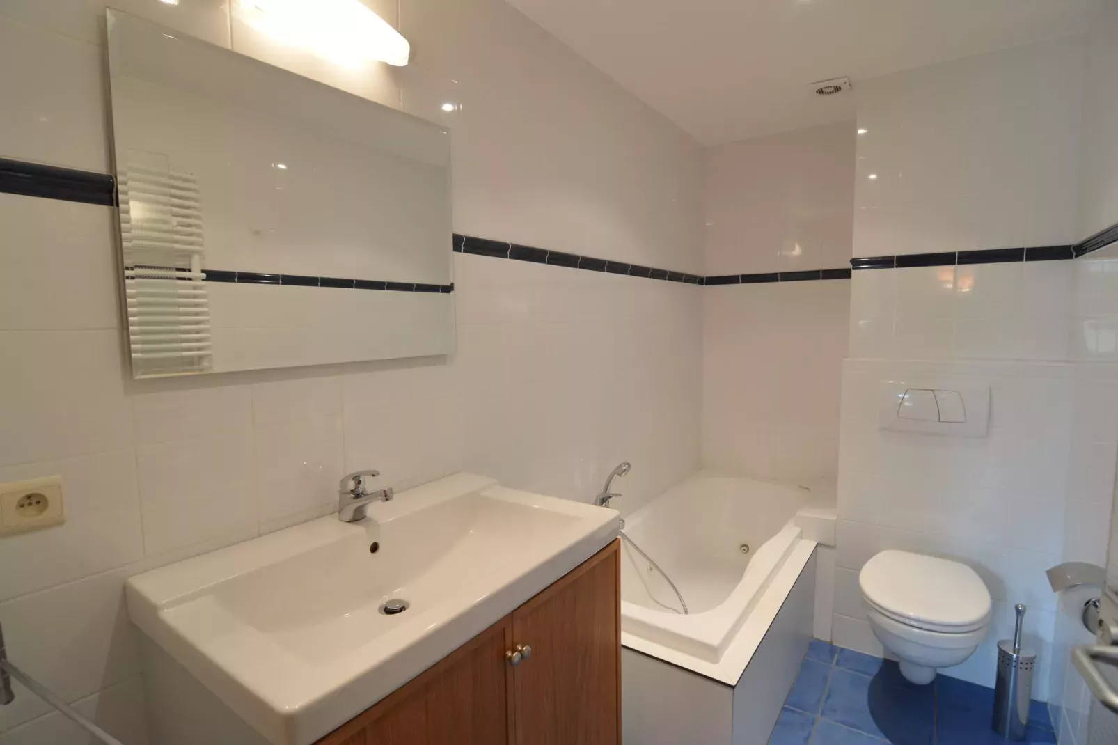 Le Jeu de L'Oie-Bathroom