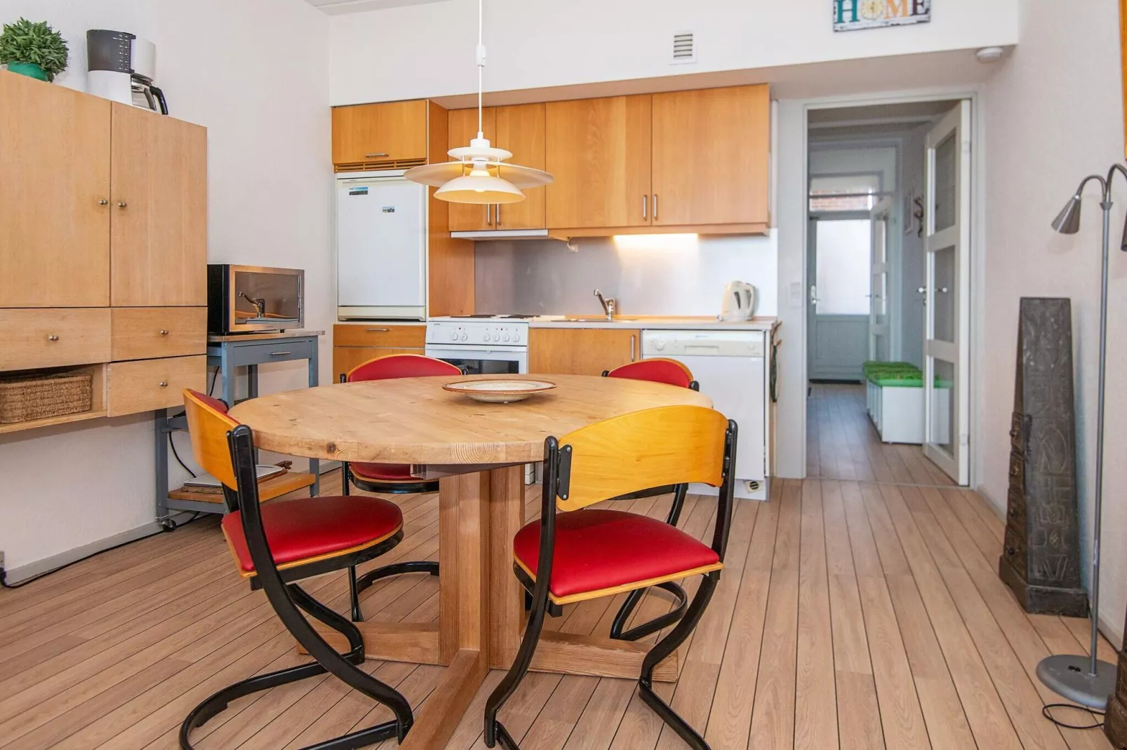 2 room south facing-Innen