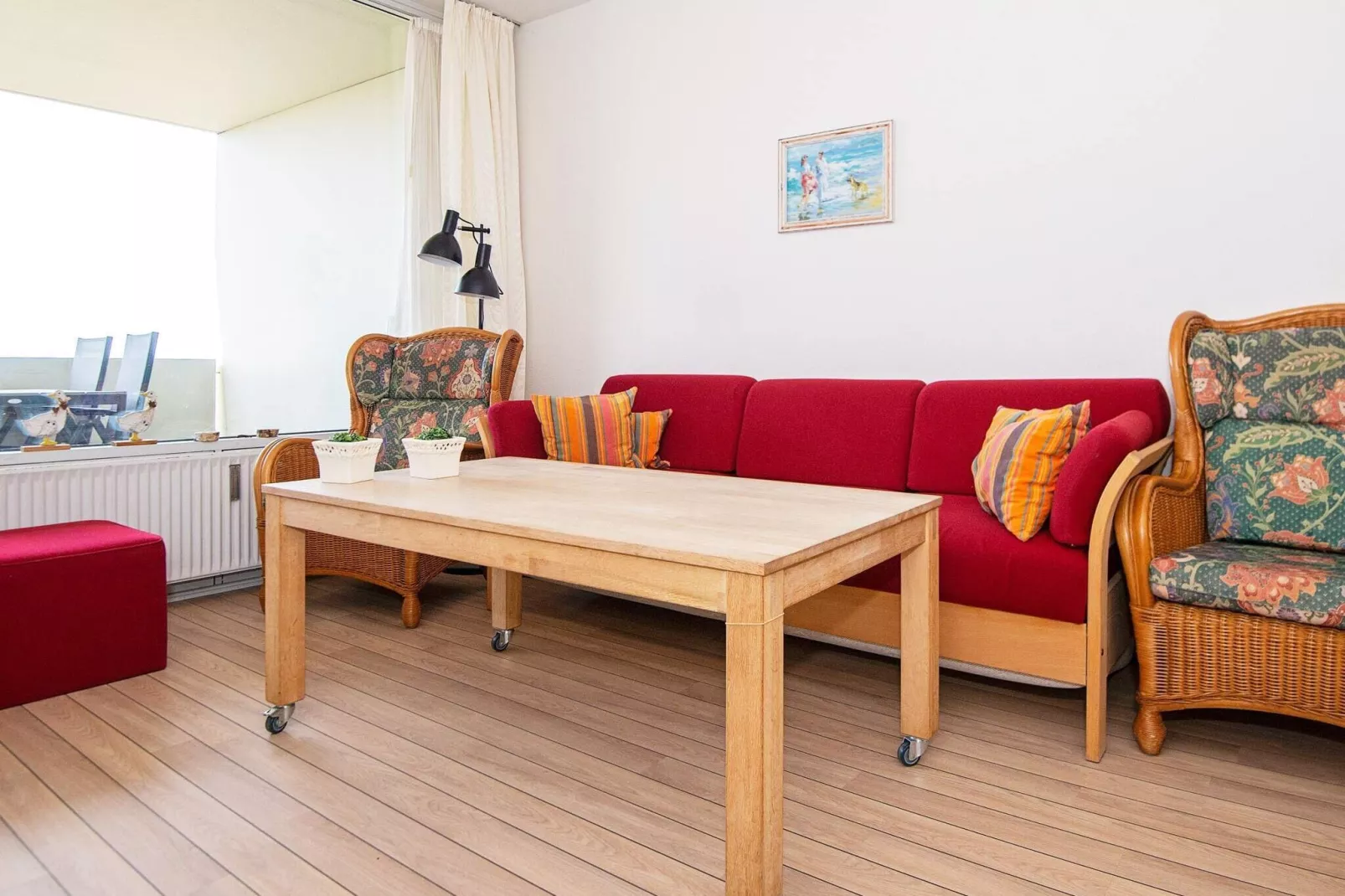 2 room south facing-Innen