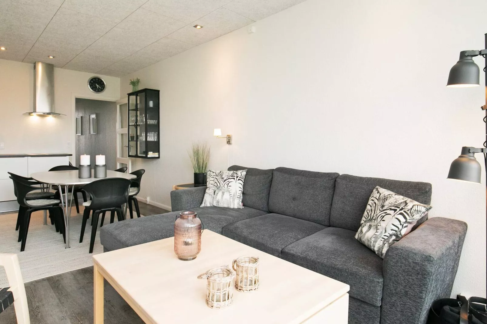 2 room,renovated - Indoor