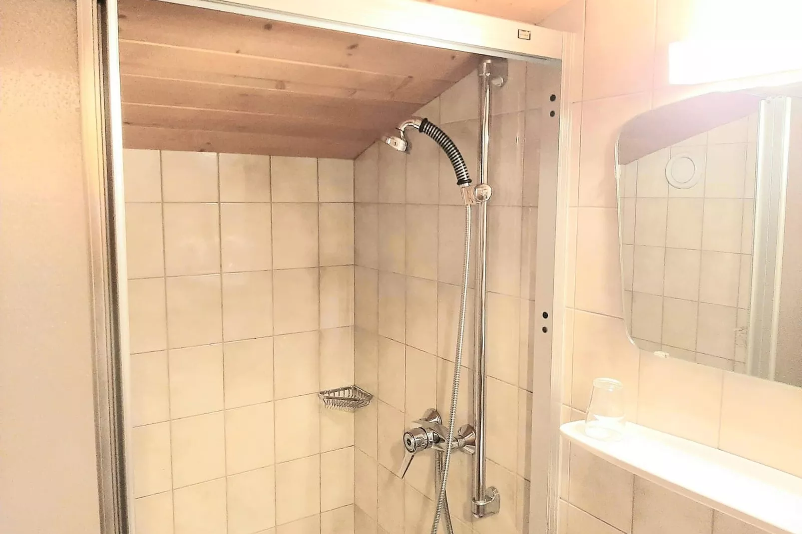 Hubergut - Ferienwohnung Simone-Bathroom