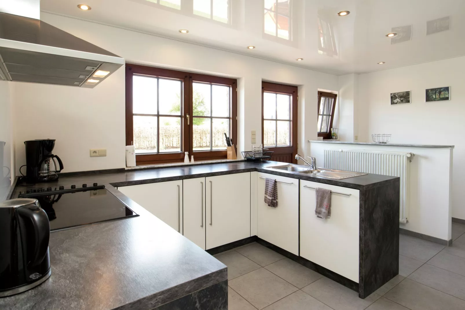 Villa East Canton-Kitchen