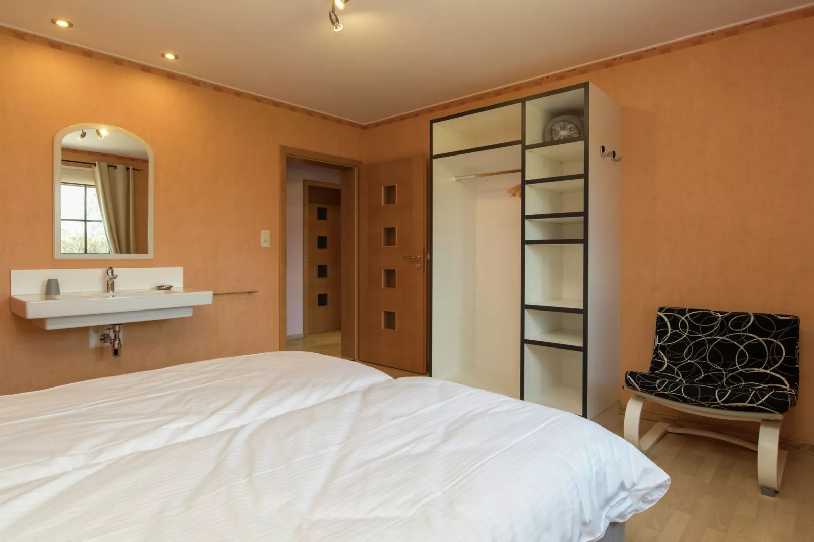 Villa East Canton-Bedroom